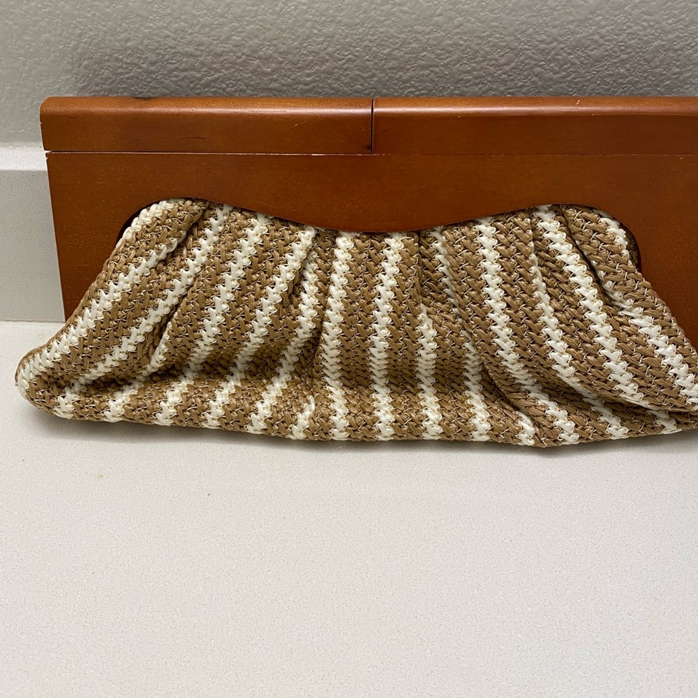 Unique clutch!!